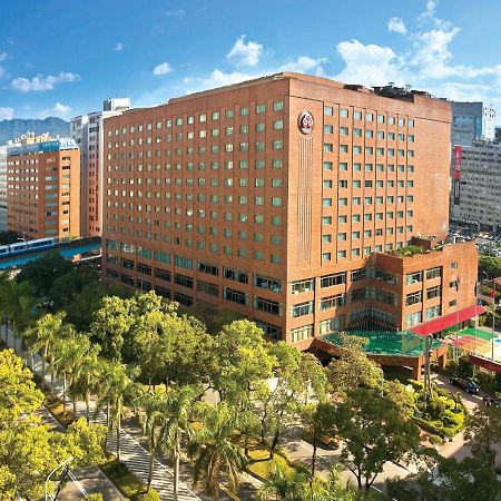 The Howard Plaza Hotel Тайбэй Экстерьер фото The campus of National Yang-ming University